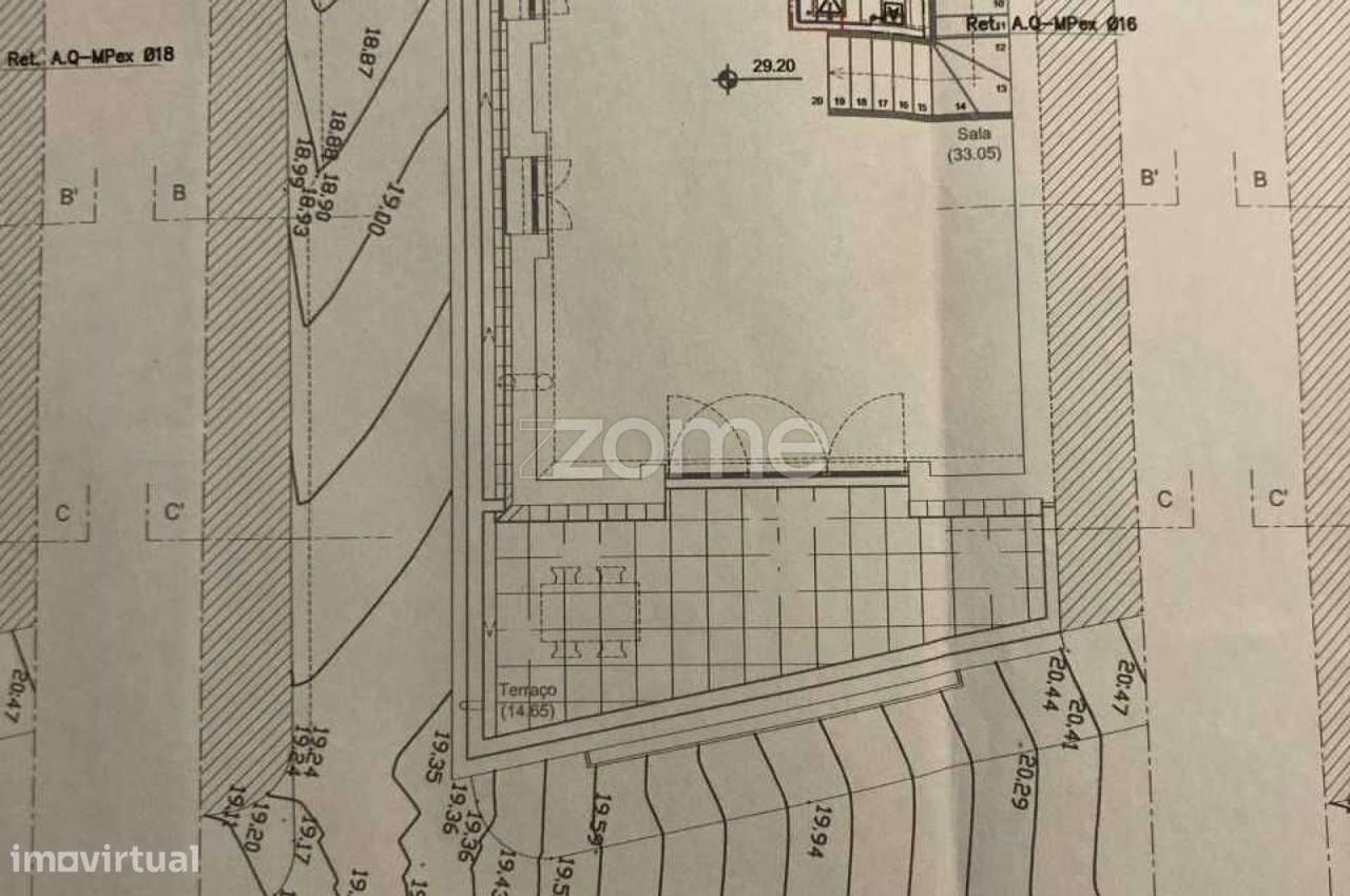 Prédio com 2 apartamentos independentes, totalmente remodelado-31