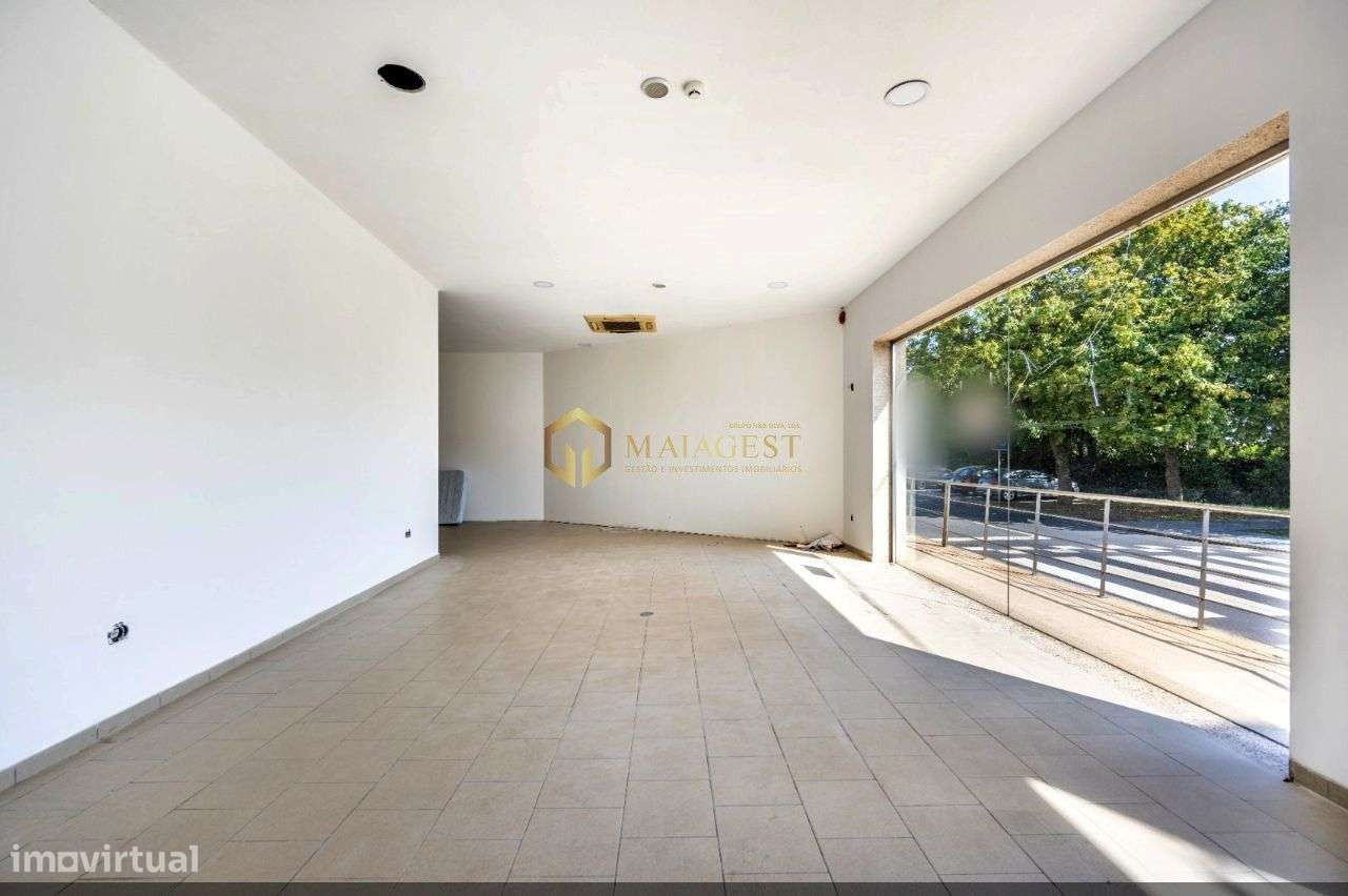 Espaço comercial com 2 pisos e montra na Maia - Grande imagem: 4/15