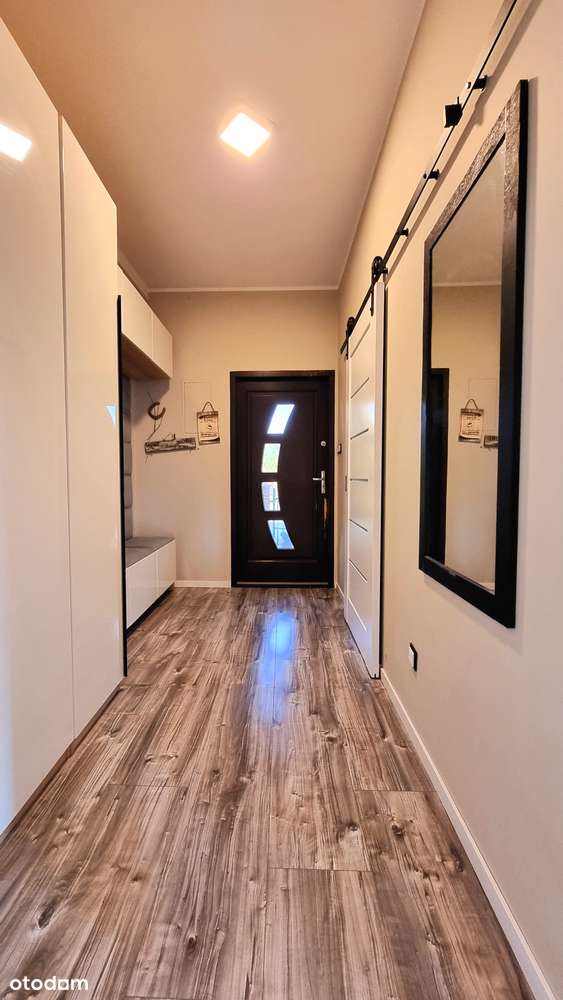 Przestronny_dom_6_pokojów_zadbany_ogród_fotowoltaika_kameralna_okolica-13