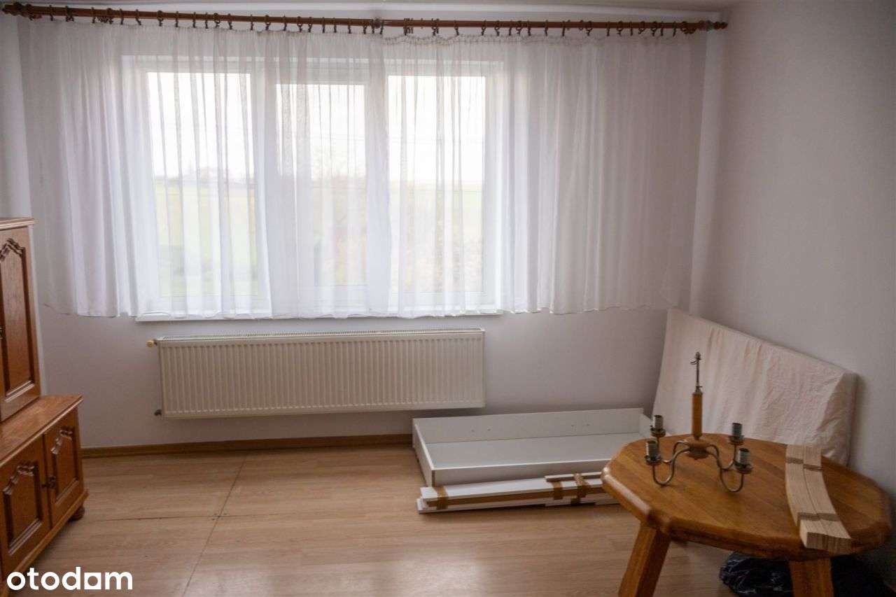 Dom z dwoma mieszkaniami i budynkiem gosp– Szczuka-1