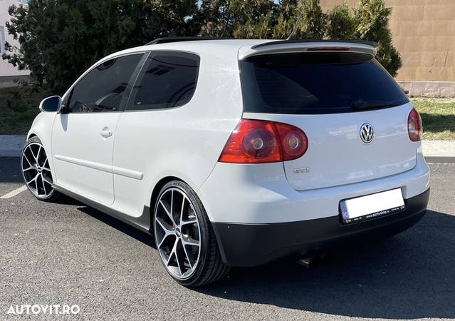 Volkswagen Golf 2.0FSI GTI DSG - 19