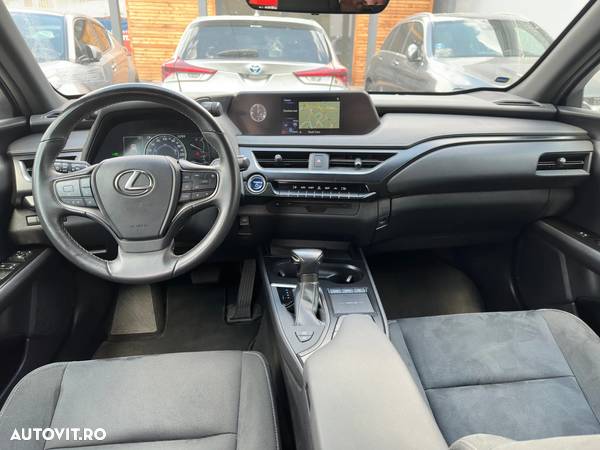 Lexus UX 250h FWD Business - 7