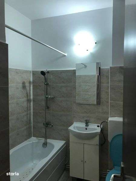 apartament 3 camere de vanzare in Onesti centru judetul Bacau - Imagine principală: 4/8