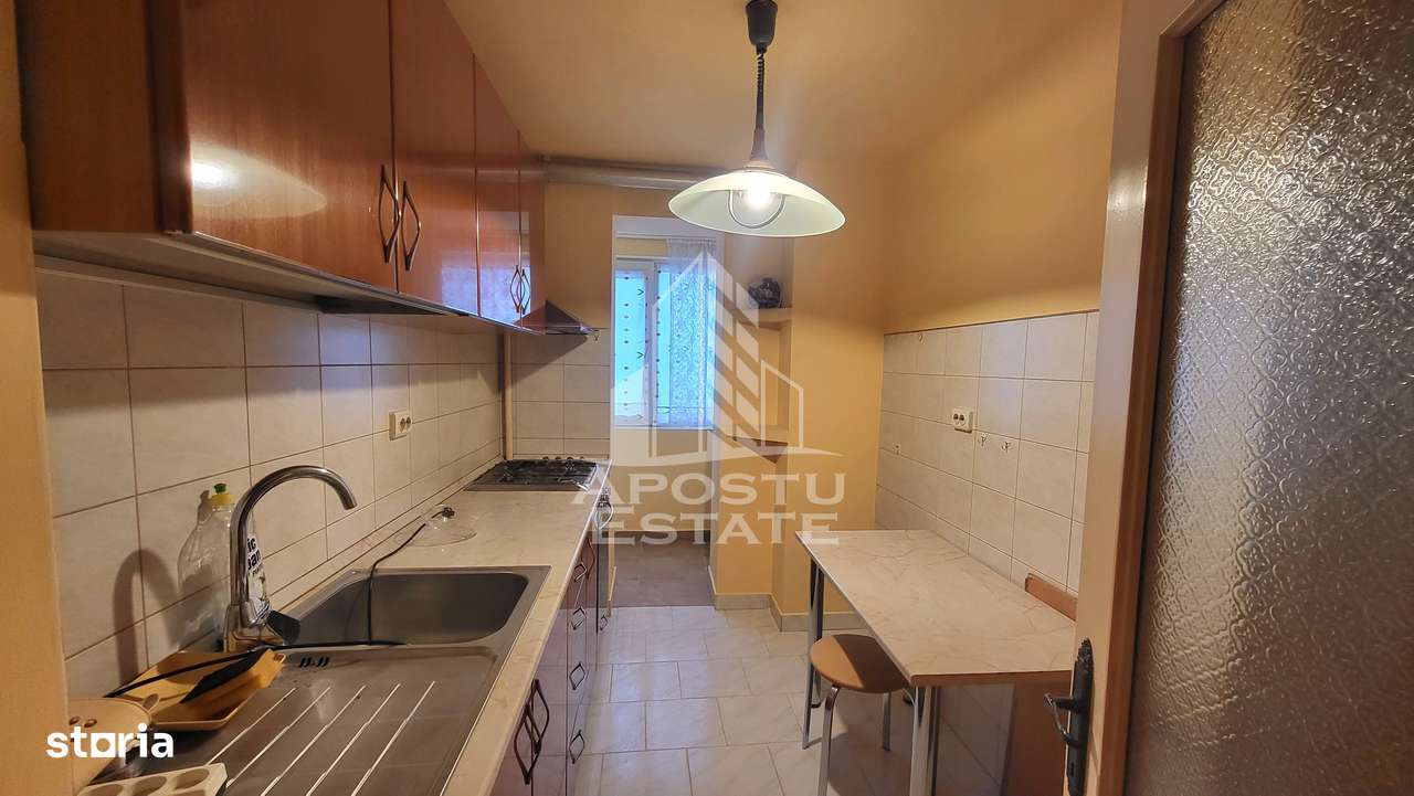 Apartament decomandat,3 camere,etaj 1 Torontalului - Imagine principală: 5/12