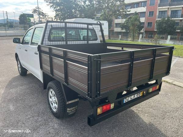 Toyota Hilux 2.5 D-4D 4WD CD CM PM+AC - 11