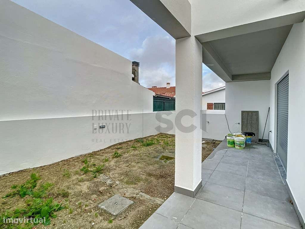 Moradia T3 em Fernão Ferro com Pérgula e Logradouro-20