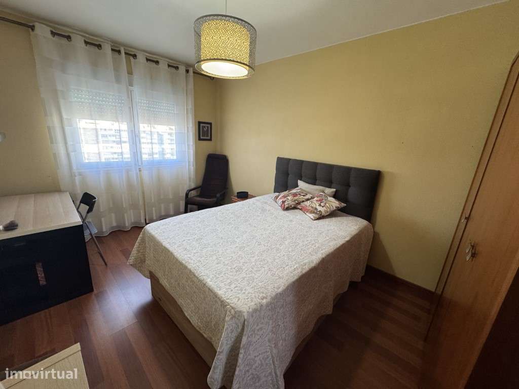 T4 Totalmente remodelado em Alfornelos - Junto ao Metro-9