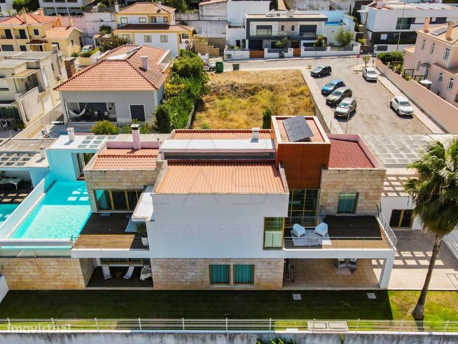 Moradia T5 de Luxo nas Amoreiras-1