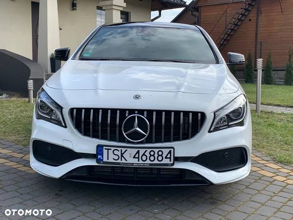 Mercedes-Benz CLA 180 AMG Line - 2