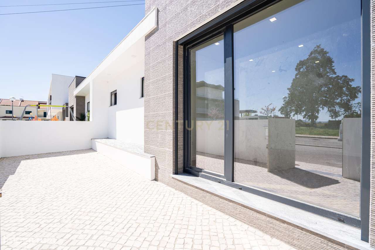 Moradia Térrea com piscina e quatro suites - Grande imagem: 5/59