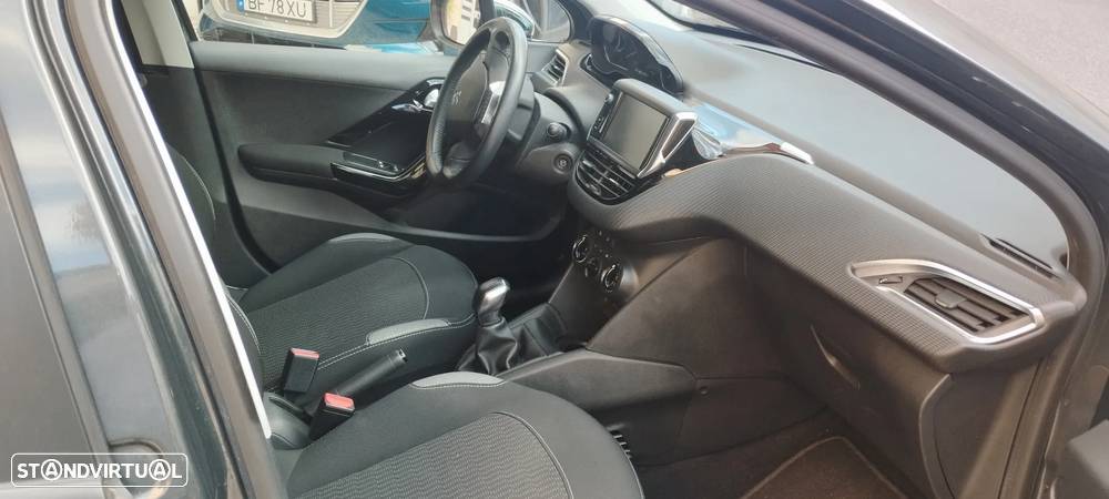 Peugeot 208 1.2 PureTech Style - 10