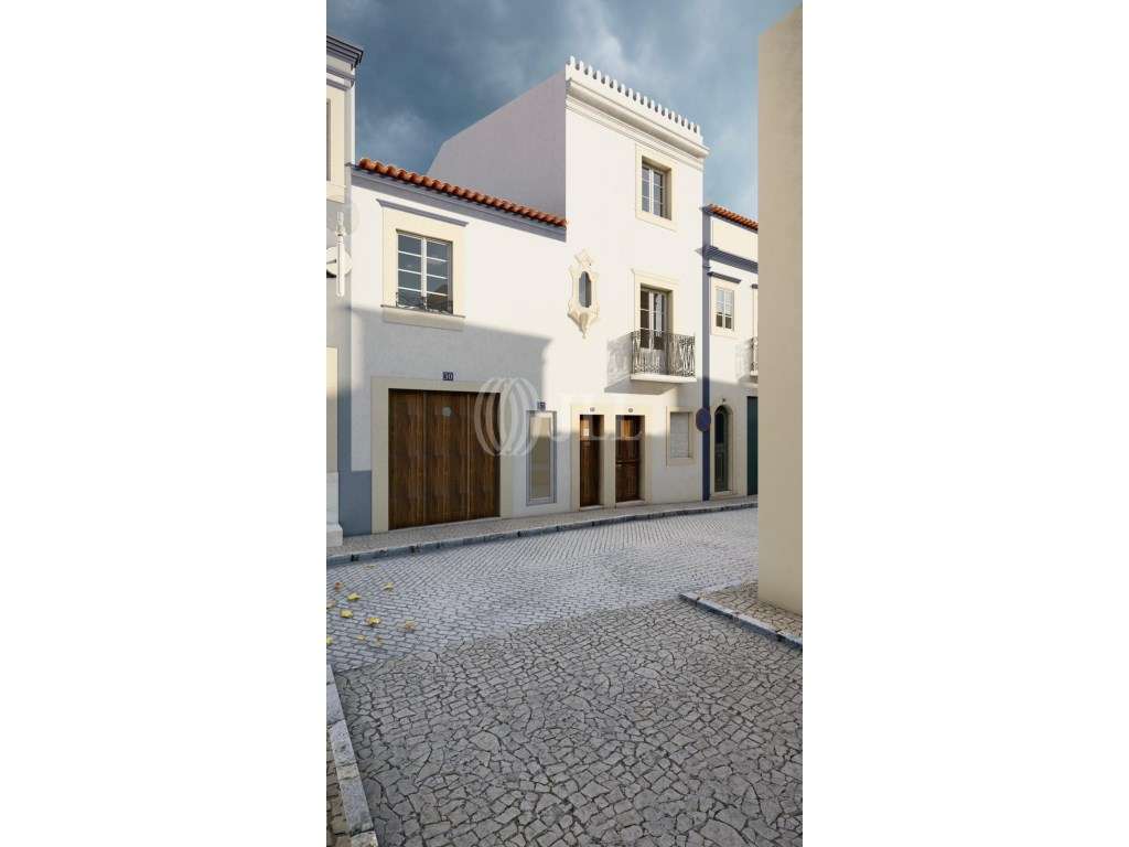 Prédio, no centro histórico de Estremoz, Alentejo - Grande imagem: 2/5