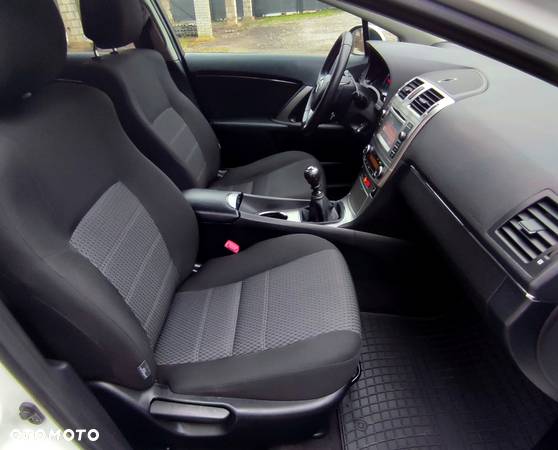 Toyota Avensis Combi 2.0 D-4D Comfort - 6