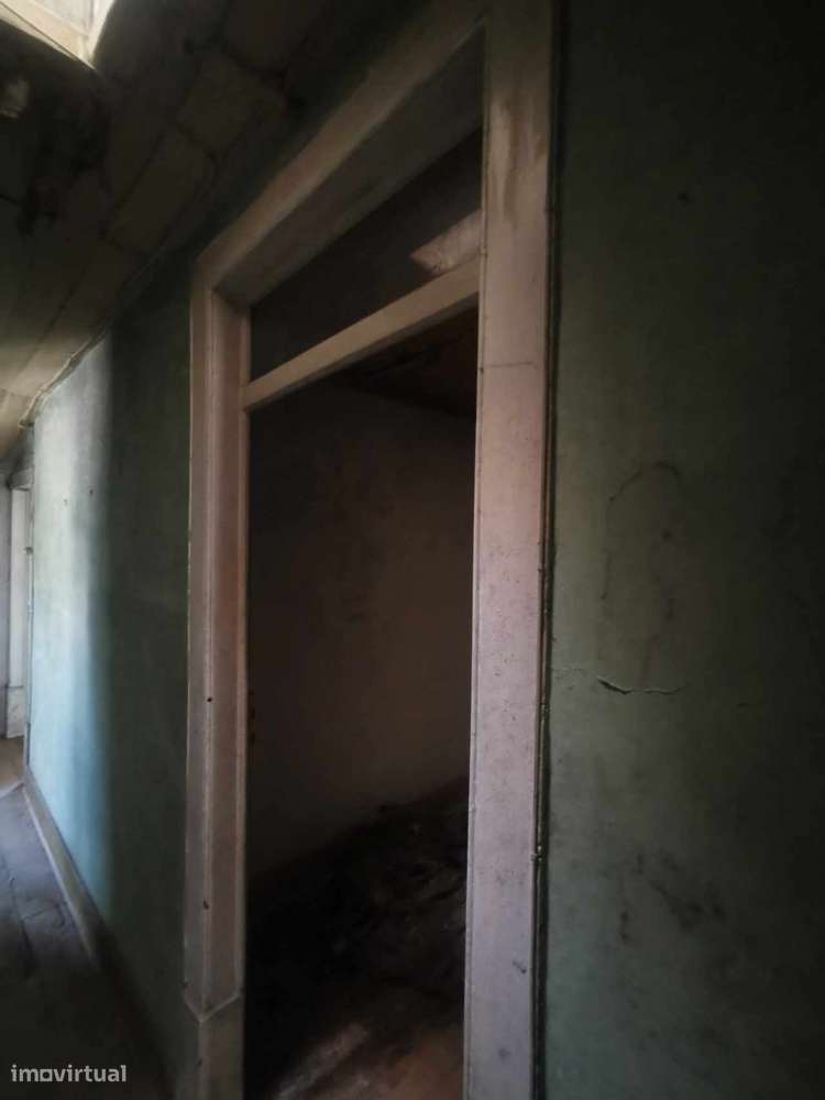 Prédio com localização de excelência na cidade de Tomar - P2986/23-17