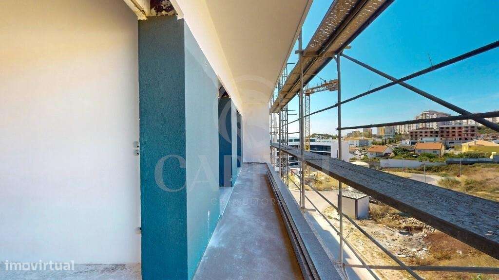 Apartamento moderno a estrear com excelente exposição solar, varanda e-16