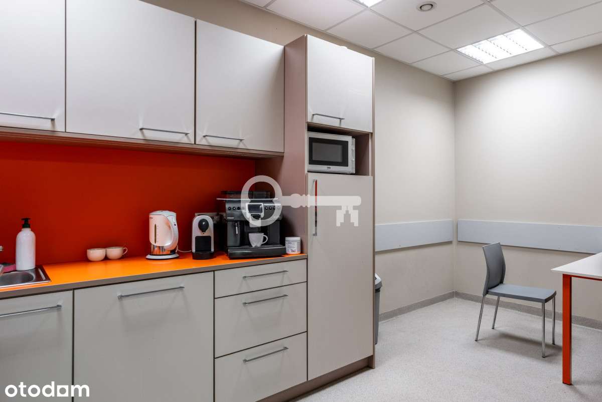 Lokal biurowo-usługowy | Dużo miejsc postojowych - Pełny obrazek: 5/7