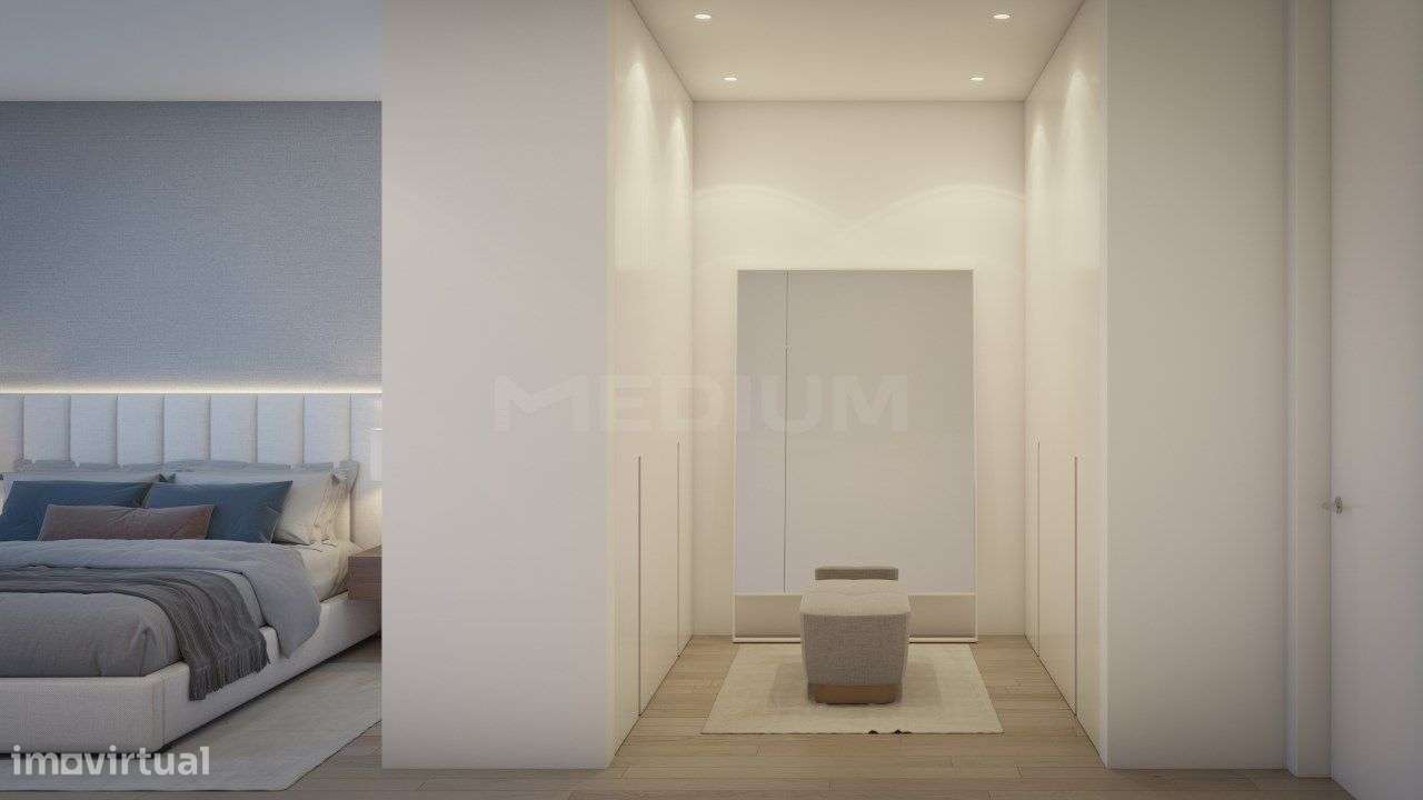 Moradia de luxo T4, três frentes em fase final de construção-7