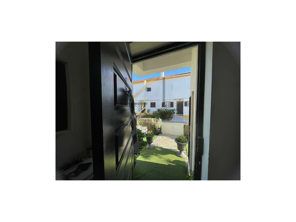 Moradia T3+1 em Vila Nogueira de Azeitão-4