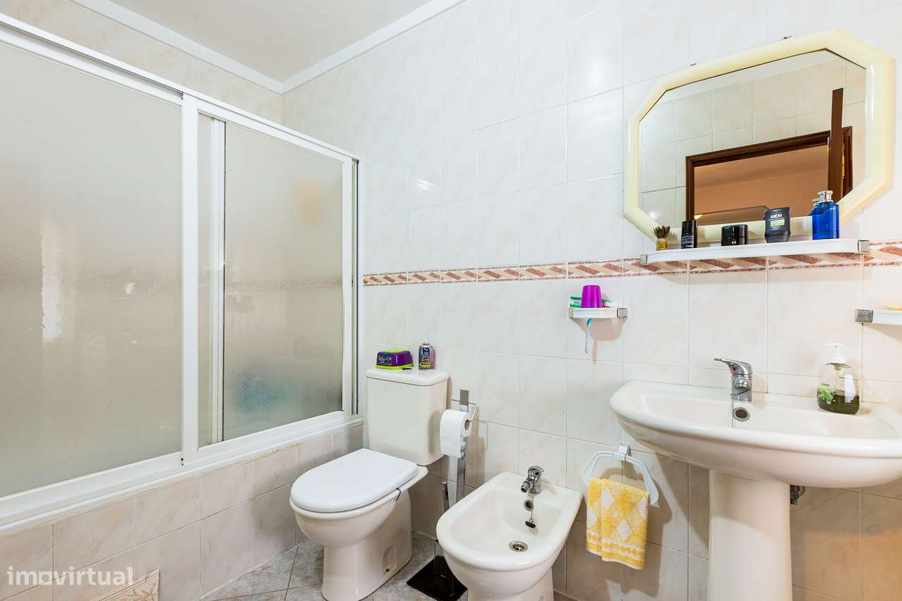 Quinta de 5.000m2 com moradia-11