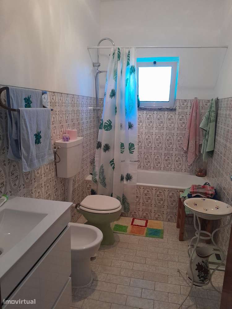 Moradia T3 C/ 10.000M2 Terreno C/ Furo-26