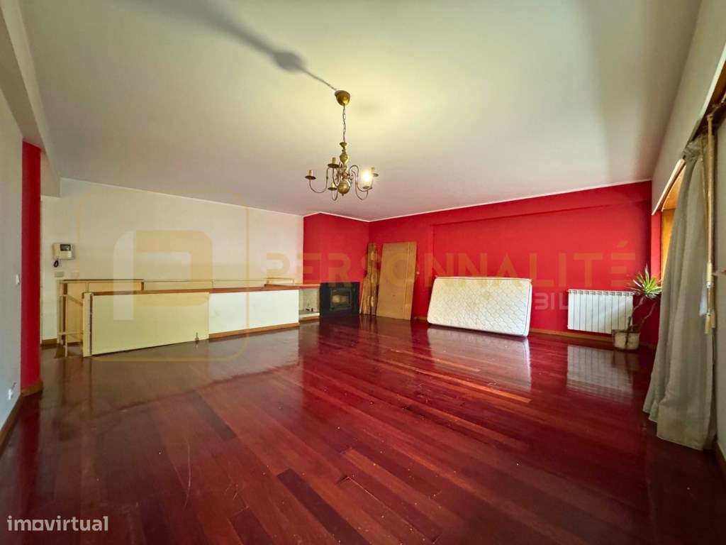 Espaçoso T3 Duplex - Centro de Guimarães - Grande imagem: 4/24