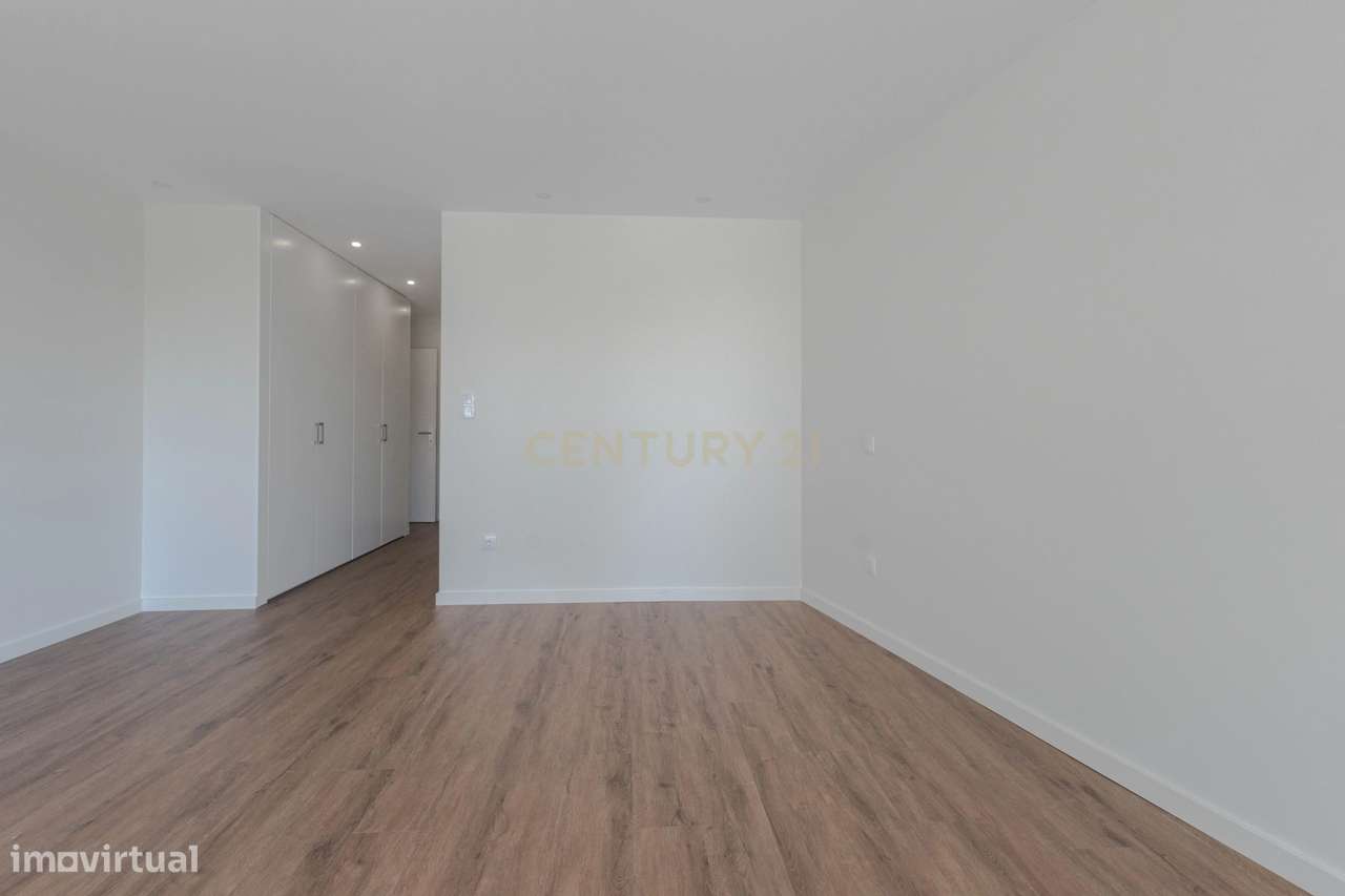 T4 Duplex com vista mar em Espinho-23