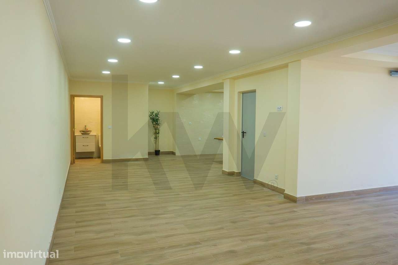 Luxo e exclusividade em Famões com vista sob Lisboa-43