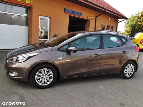 Kia Ceed - 8