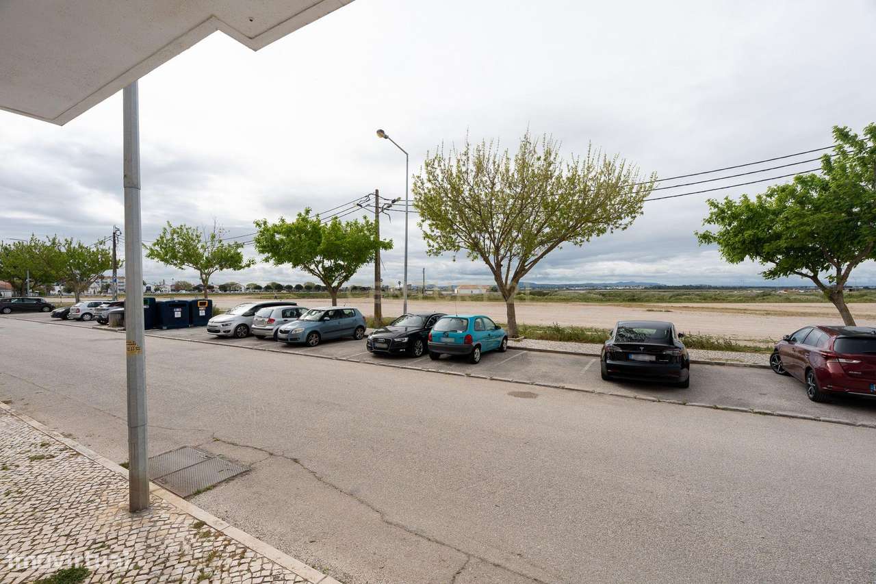 ** Excelente Apartamento T2 - Vista Rio - Centro do Montijo **-8