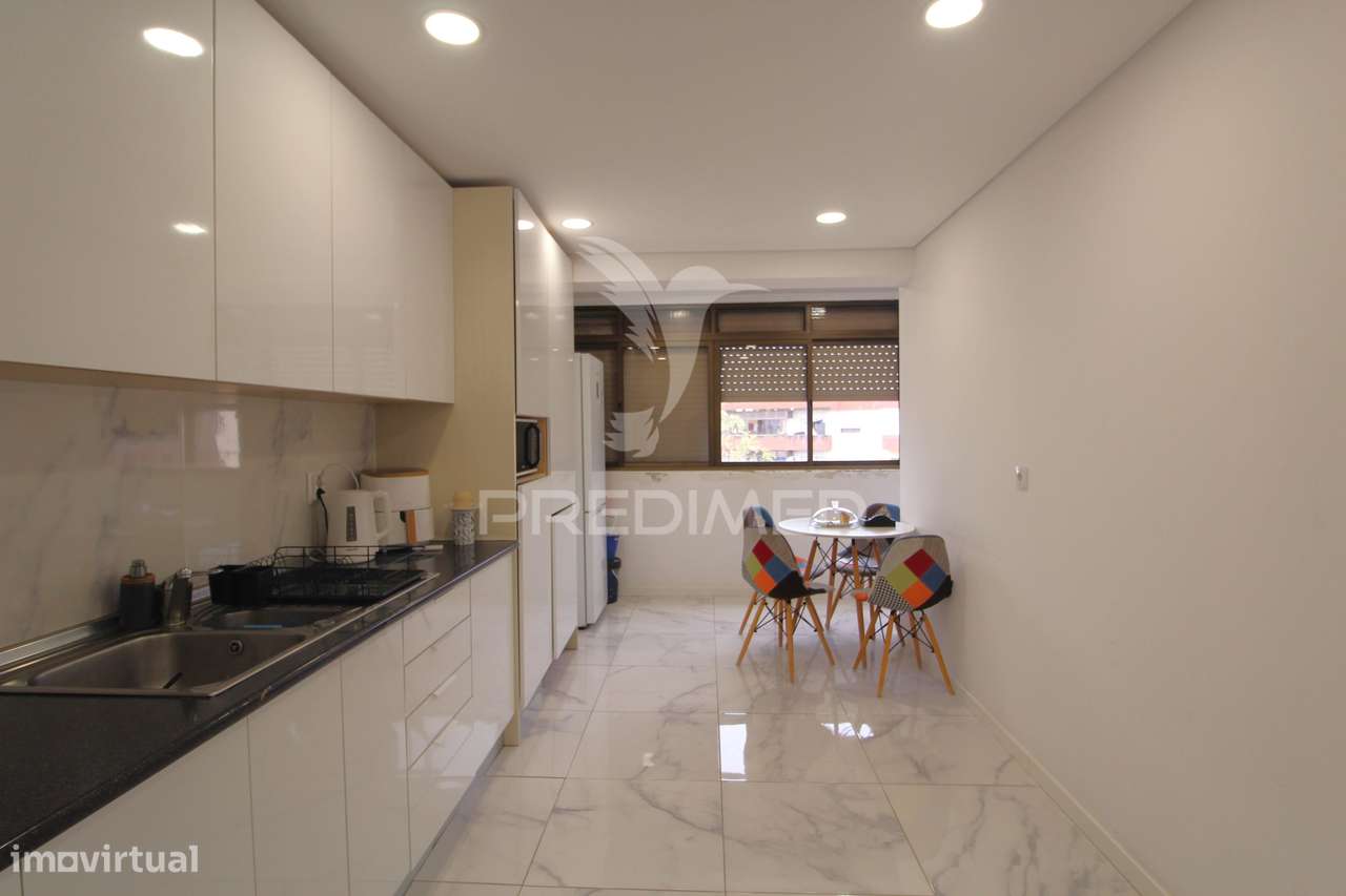T3 com varandas e cozinha remodelada - Montijo - Grande imagem: 4/27