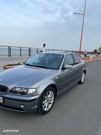 BMW Seria 3 318i Edition Exclusive - 4