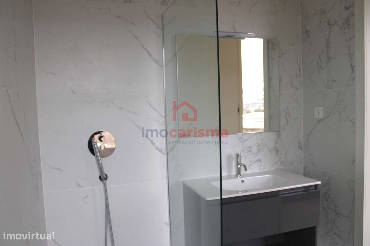 Apartamento T3 Novo, No Último Piso, Centro de Paços de Ferreira-14