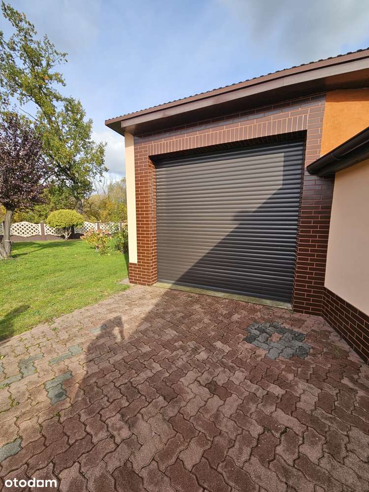 Dom z zabudowaniami gospodarczymi-19