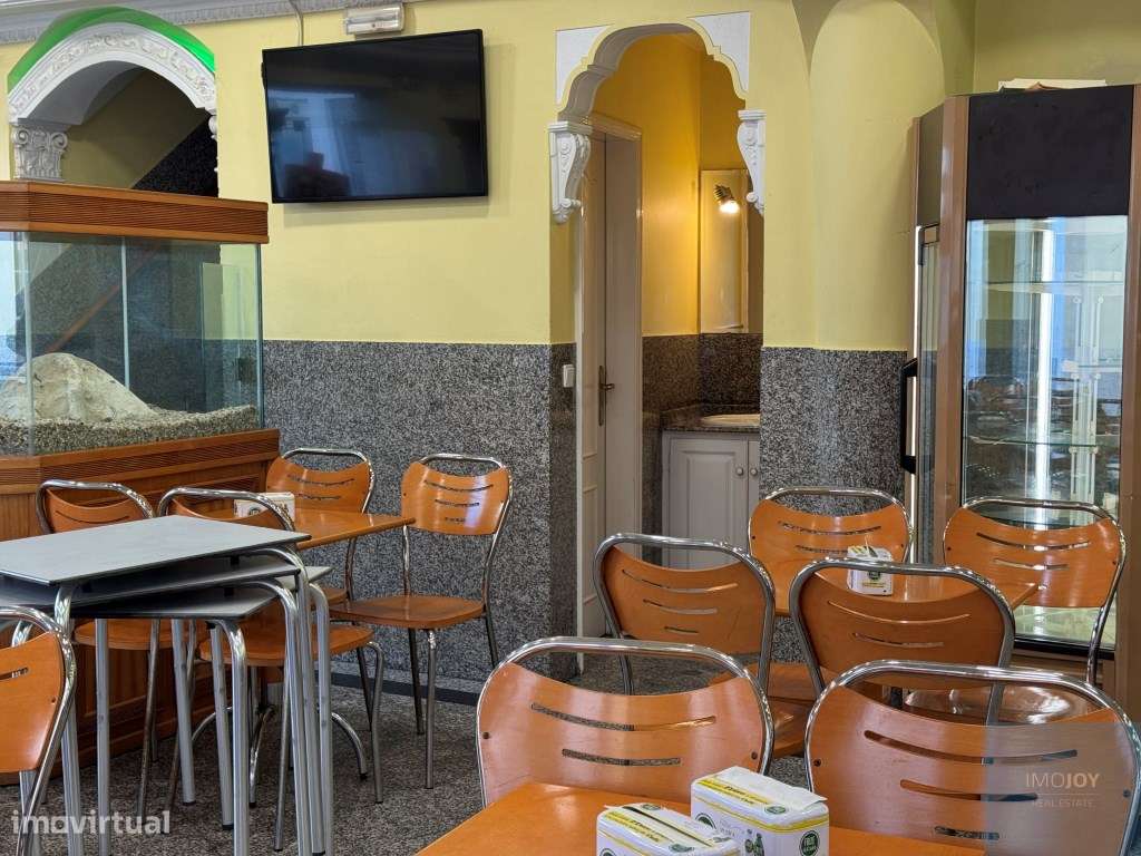 Prédio Comercial Fanhões - Grande imagem: 5/24