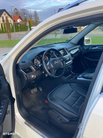 Mercedes-Benz ML 350 BlueTec 4-Matic - 8