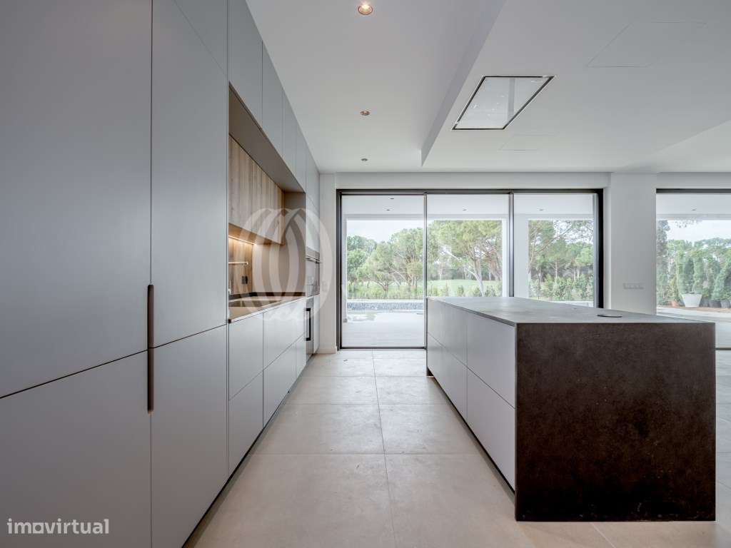 Moradia T4 com piscina e jardim, em Vilamoura, Algarve - Grande imagem: 3/76