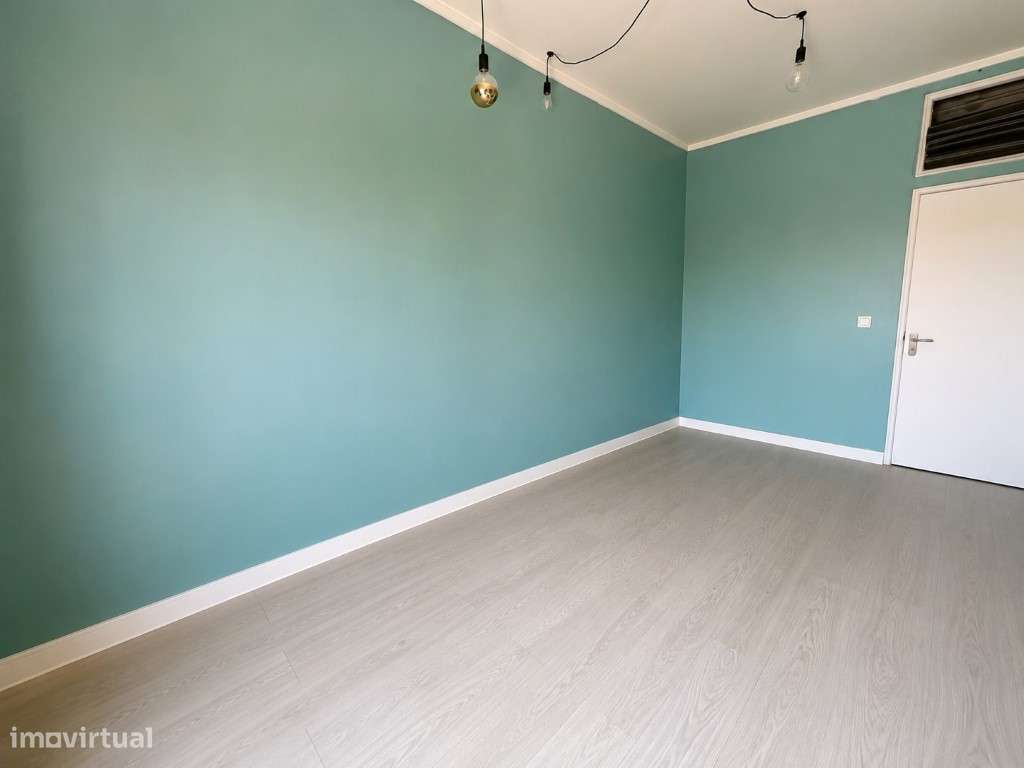 T2 Duplex com Suite e Varandas | Algés-10