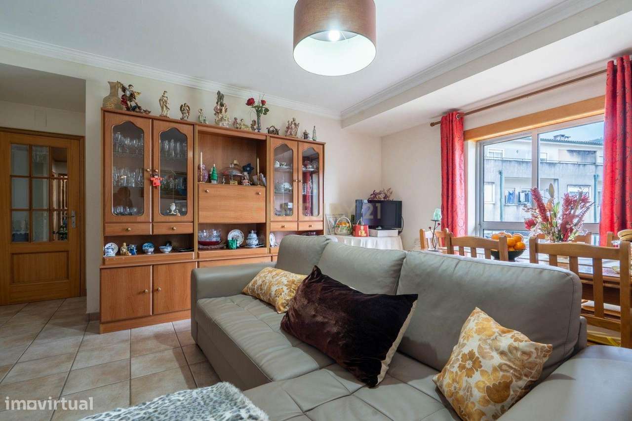 Apartamento T2 +1 - Grande imagem: 2/33