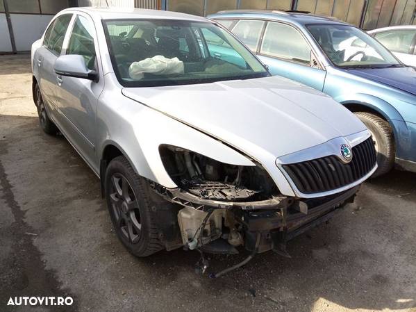 Dezmembrez Skoda Octavia 2 Facelift 1,6 TDi - 3