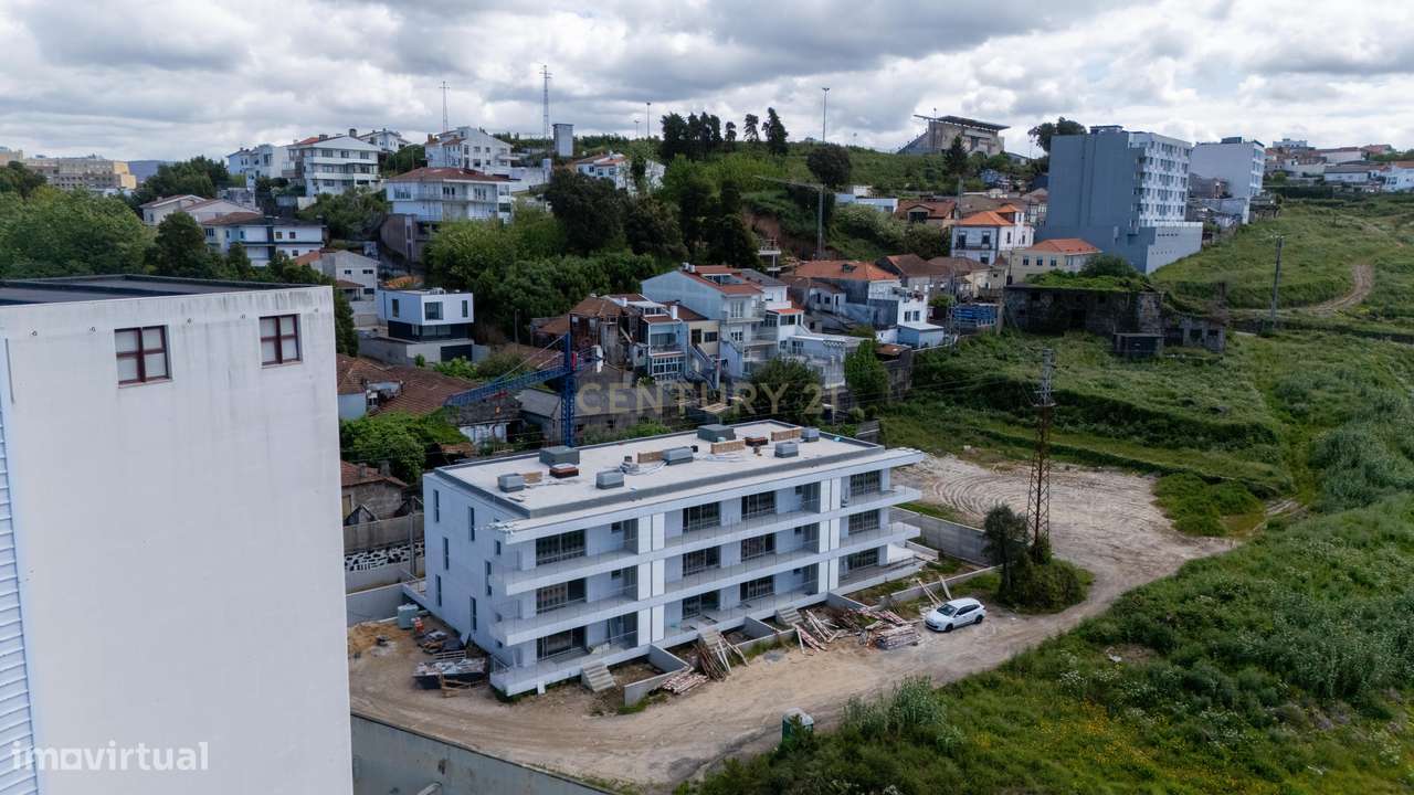 T2 Único com Terraço de 277m² | Valbom, Gondomar-37