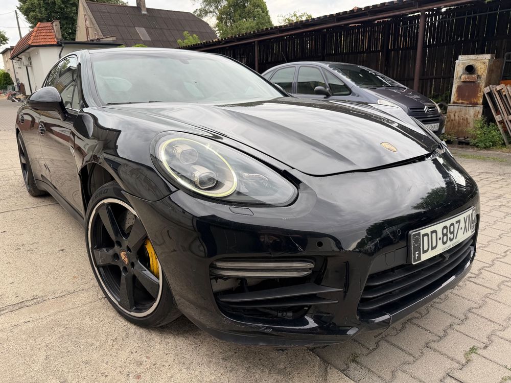 Porsche Panamera GTS 2014