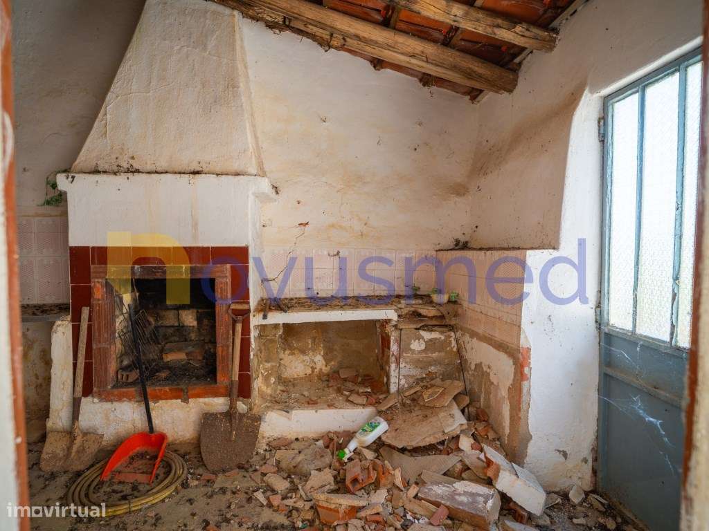 Casa com Projeto Aprovado para Moradia T3 com Piscina | Poço Barret...-24