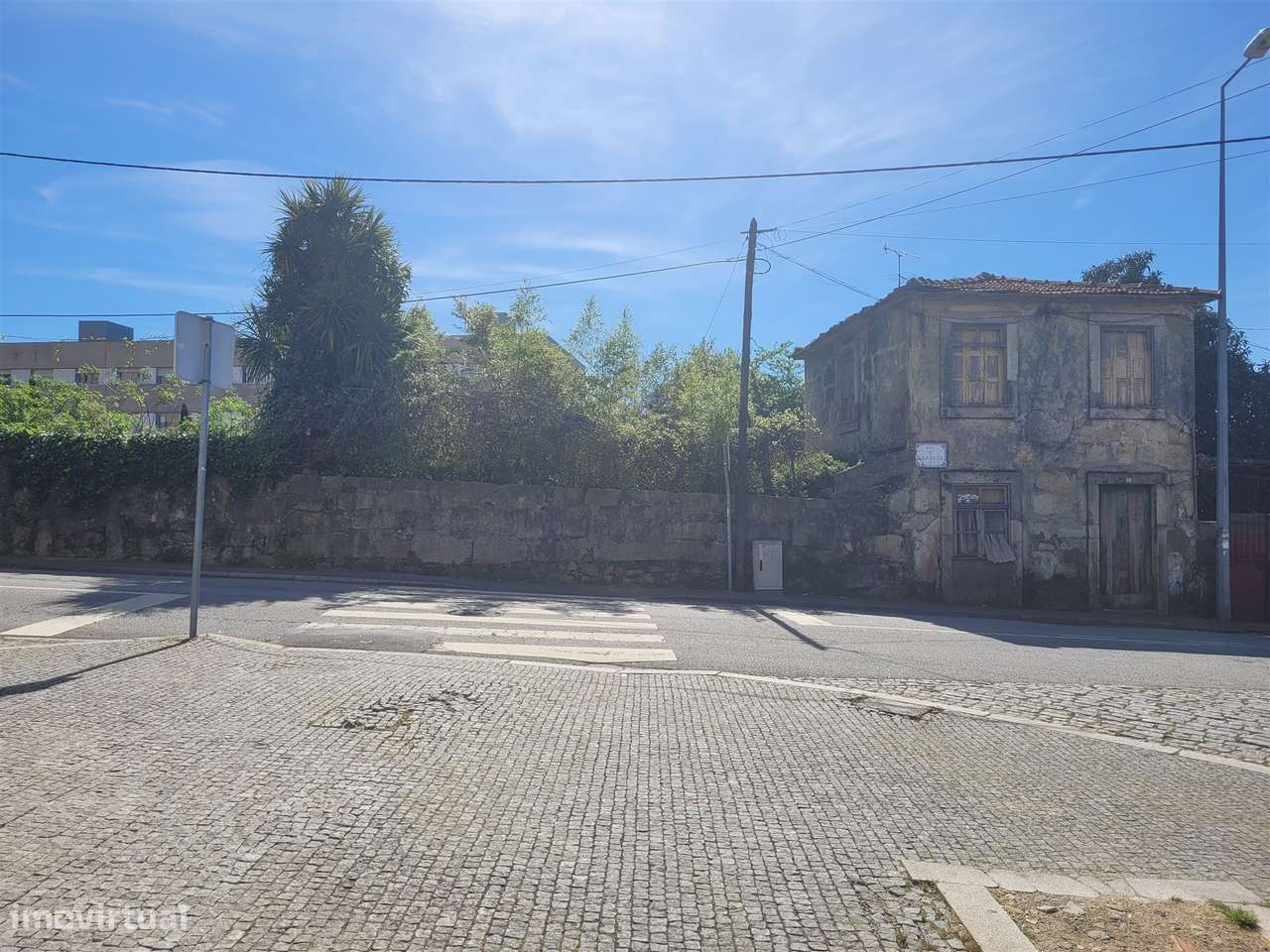 Terreno de 2.259 m2 com Moradia T3 para demolição em Leça do Balio! Ma - Grande imagem: 3/11