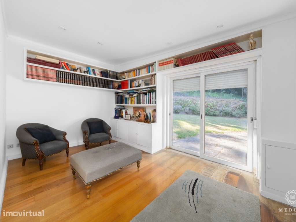 Moradia Clássica T-5 em Canelas - Grande imagem: 5/44