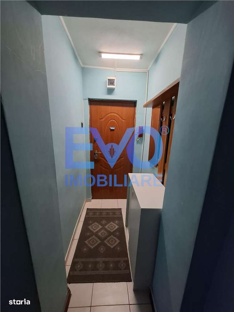 Garsoniera de inchiriat, etajul 3, Podu Ros - Imagine principală: 4/8