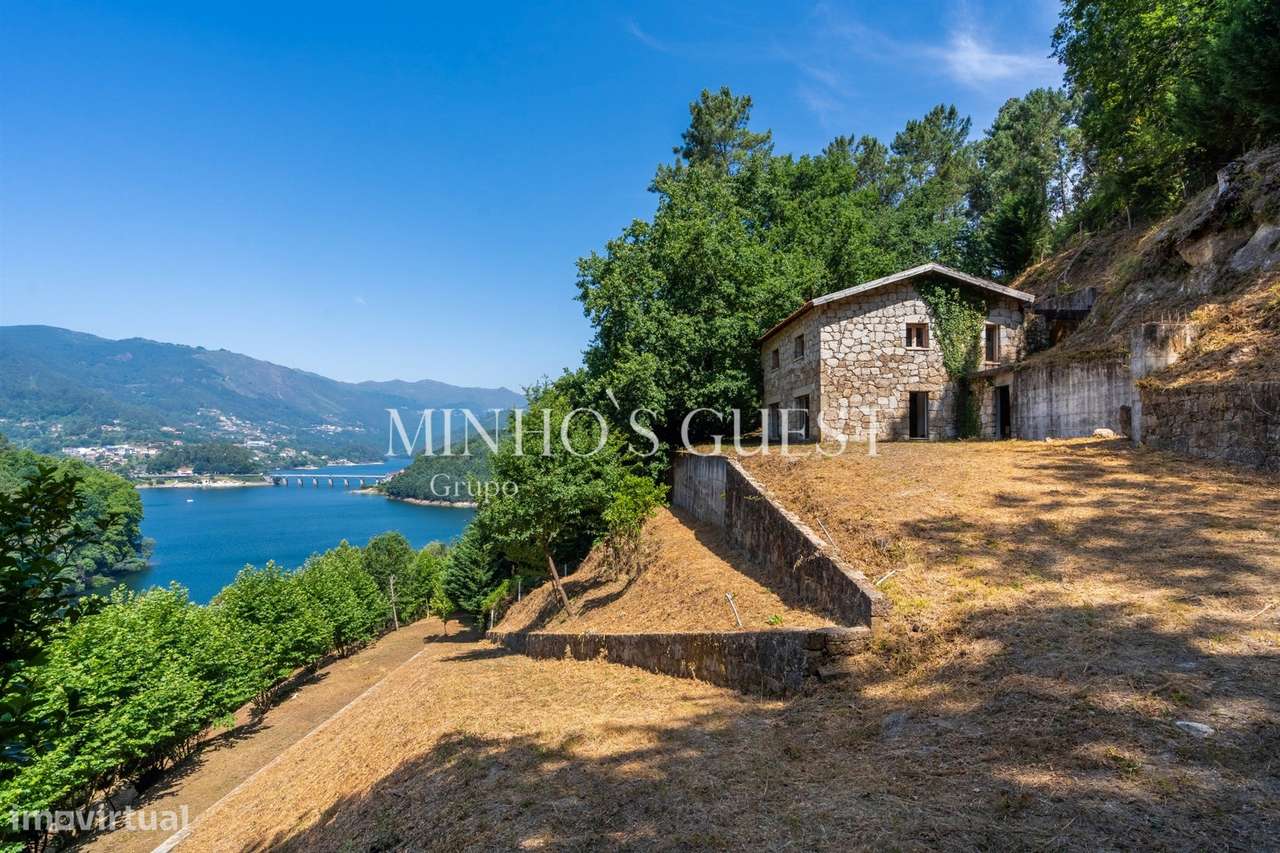 Moradia Rústica V3 (250m2) c/ vista rio - Caniçada, Gerês-15
