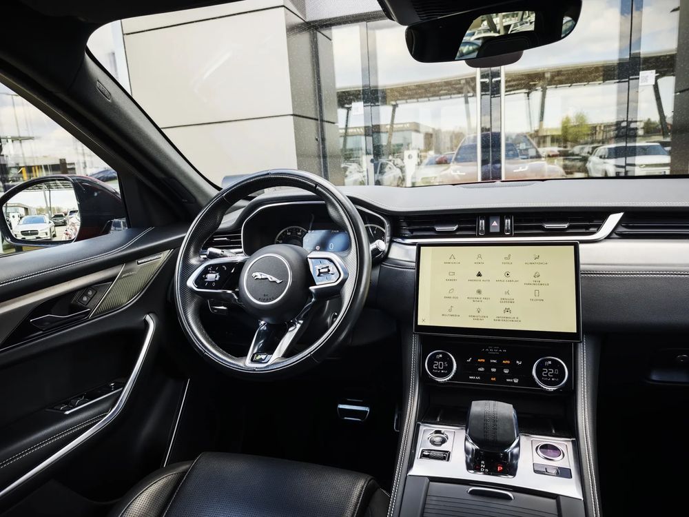 Jaguar F-Pace 2.0 Benzyna 250 KM — zdjęcie 2