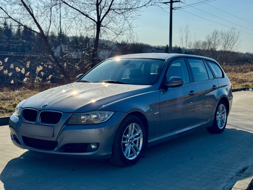 BMW 3 Series E90/E91/E92/E93 318i Edition Lifestyle 2011