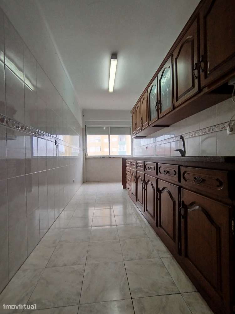 T2 Alto Seixalinho com elevador - Grande imagem: 3/25