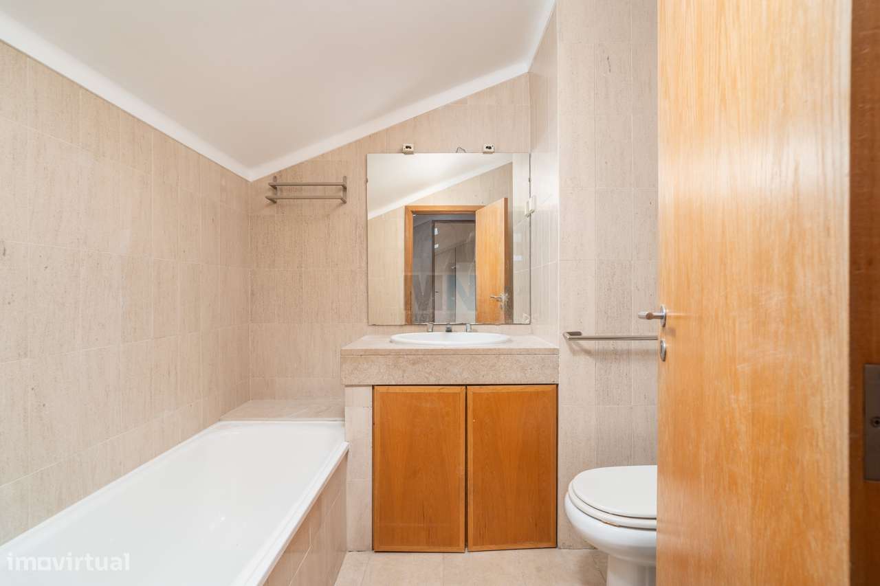 T4 Duplex com vistas panorâmicas zona de Celas-20